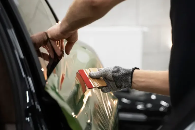 Pasang Sticker Mobil